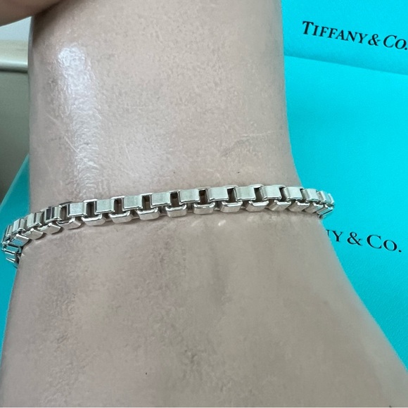 🔴Authentic TIFFANY & CO Venetian Sterling Silver Bracelet🔴 - Picture 2 of 8